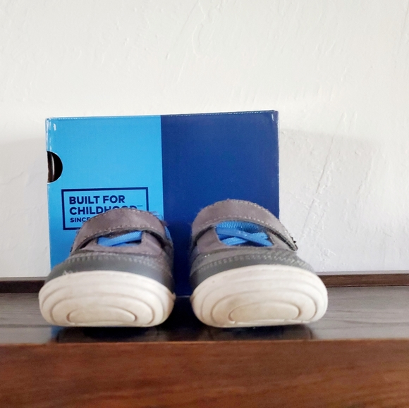Stride Rite Sneakers - Picture 9 of 12